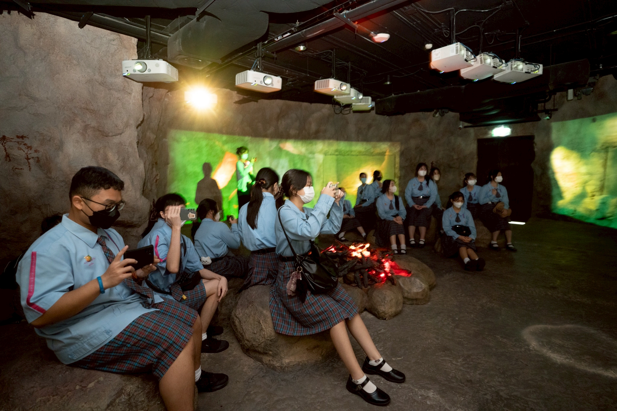 LINE_ALBUM_290568โรงเรียนกรพิทักษ์ศึกษา ม.61_250529_8.jpg