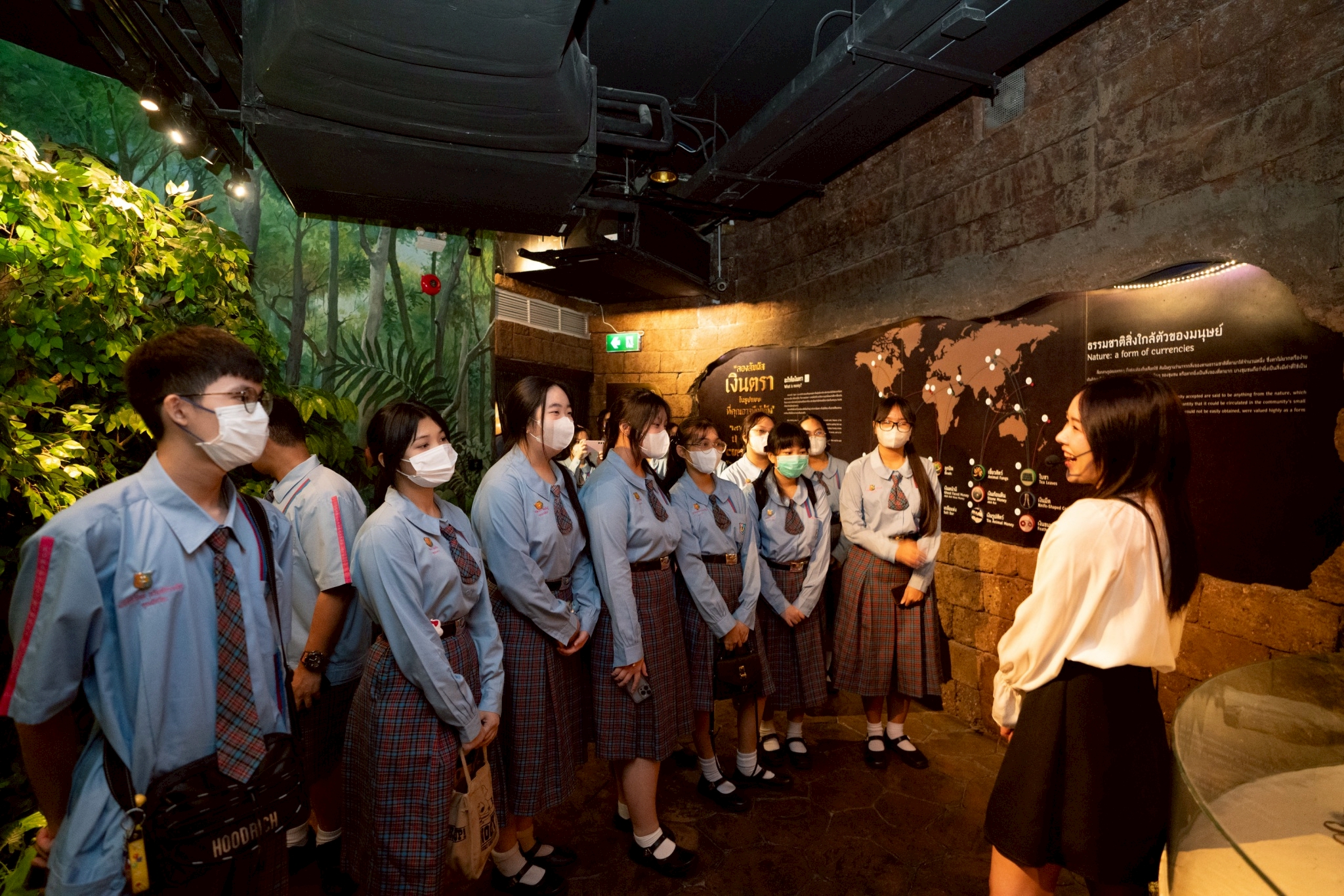 LINE_ALBUM_290568โรงเรียนกรพิทักษ์ศึกษา ม.61_250529_2.jpg