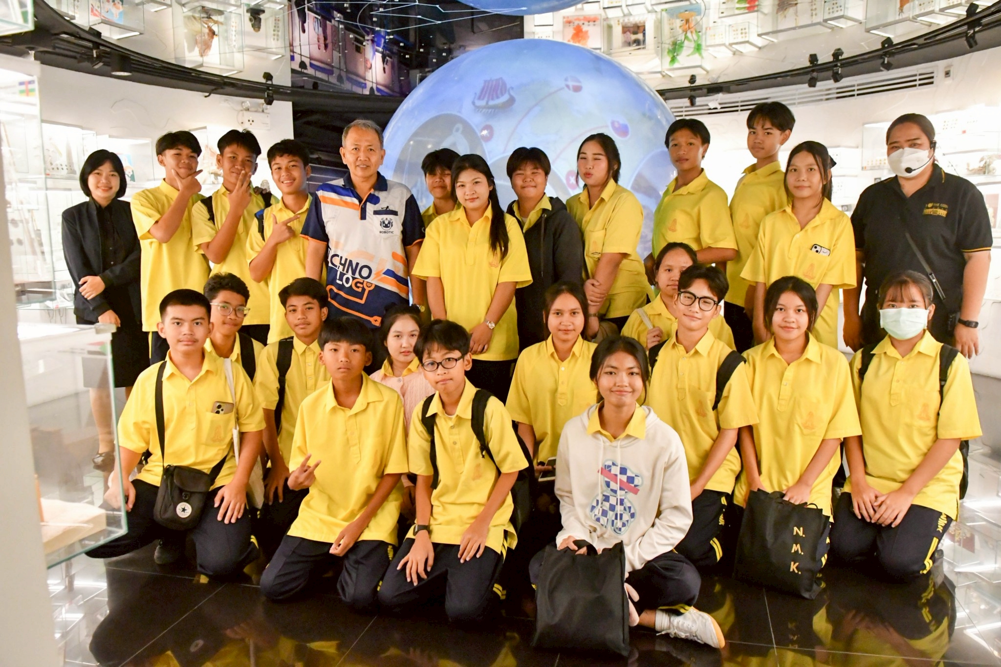 LINE_ALBUM_082768 โรงเรียนนวมินทราชูทิศ กรุงเทพมหานค_3.jpg