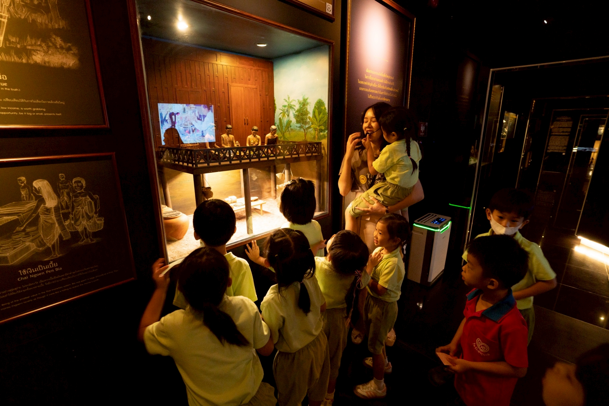 LINE_ALBUM_021068 โรงเรียนสยามสามไตร_251015_10.jpg