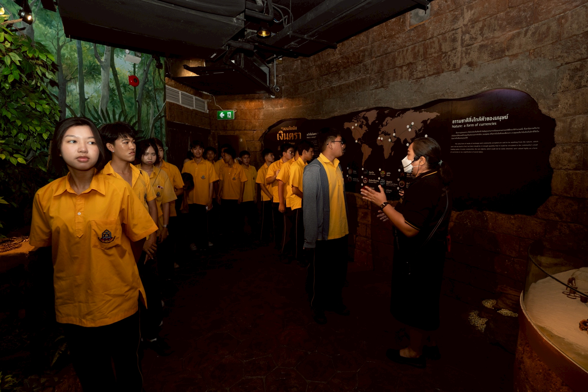 LINE_ALBUM_281068 โรงเรียนรัตนโกสินทร์สมโภชบางขุนเท_2.2.jpg