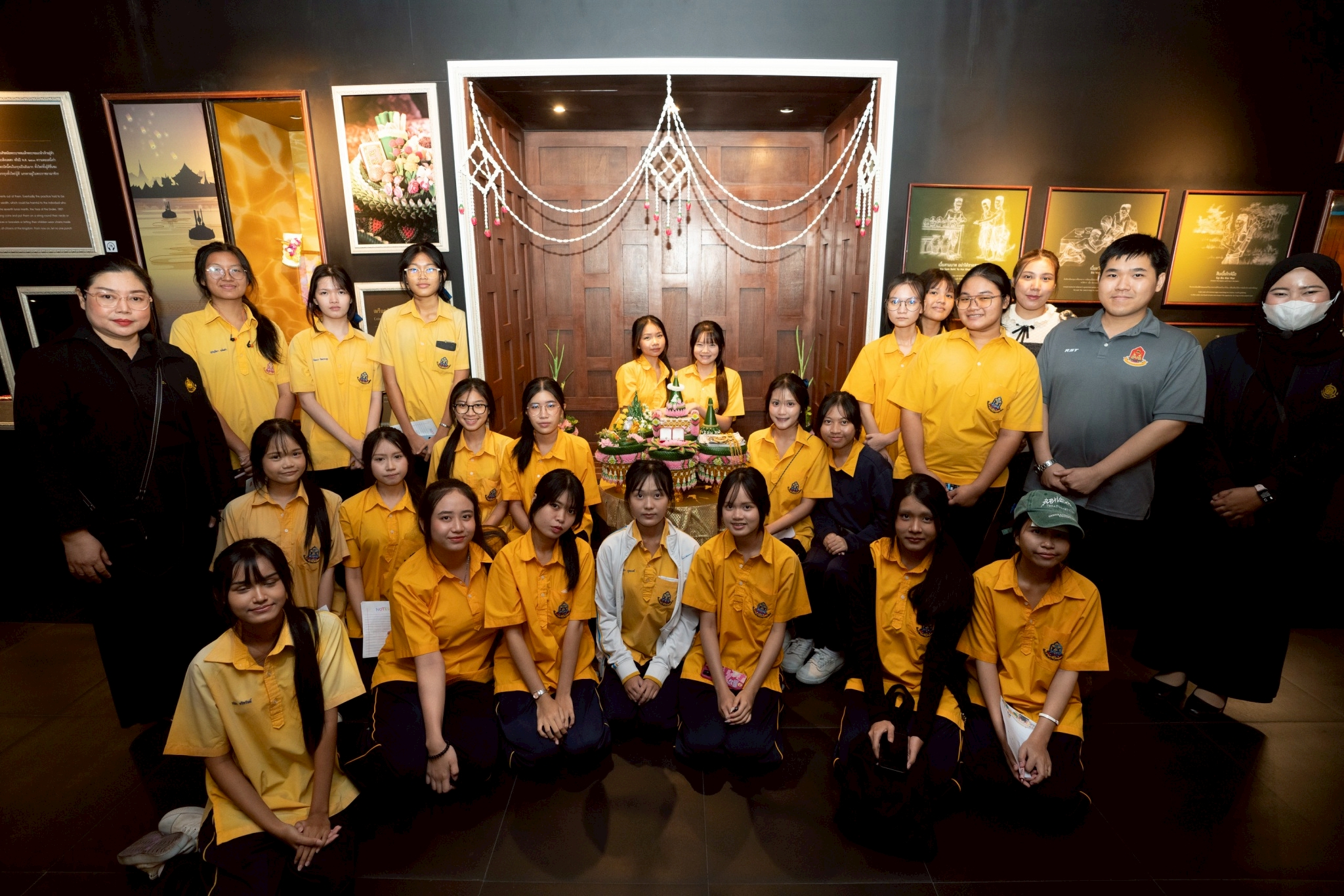 LINE_ALBUM_281068 โรงเรียนรัตนโกสินทร์สมโภชบางขุนเท_2.4.jpg