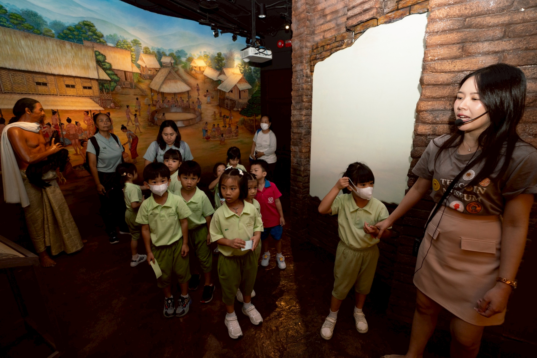 LINE_ALBUM_021068 โรงเรียนสยามสามไตร_251015_4.jpg