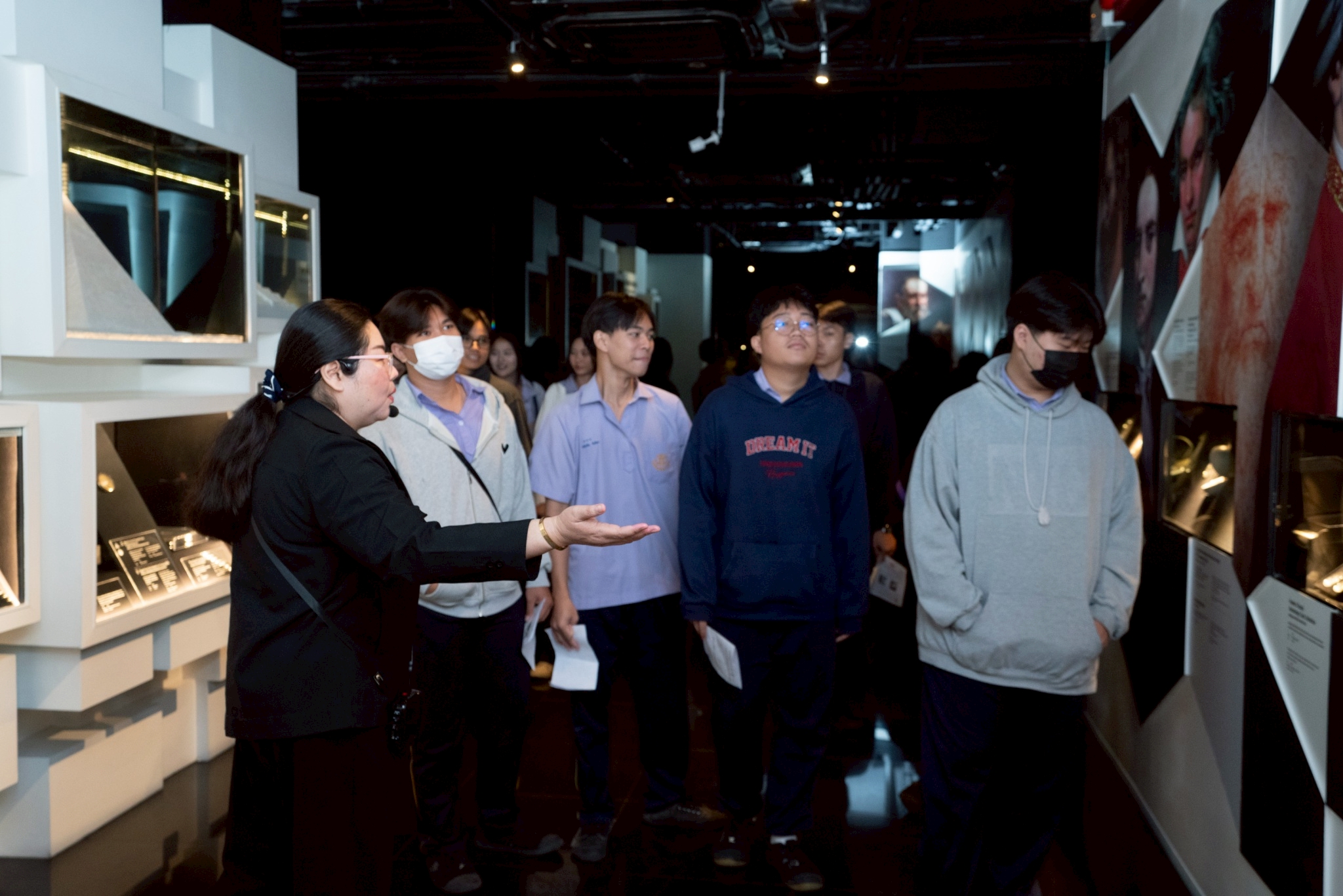 LINE_ALBUM_230169 โรงเรียนปัญญาวรคุณ_260203_2.jpg