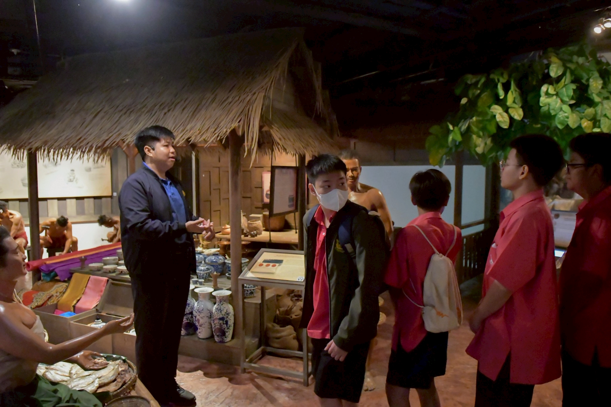 LINE_ALBUM_060269 โรงเรียนวันนายโรง_260209_3.jpg