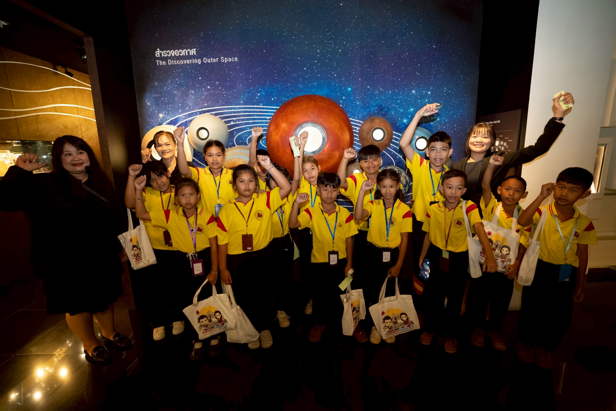 LINE_ALBUM_060369  อบจ สิงห์บุรี_260312_1.jpg