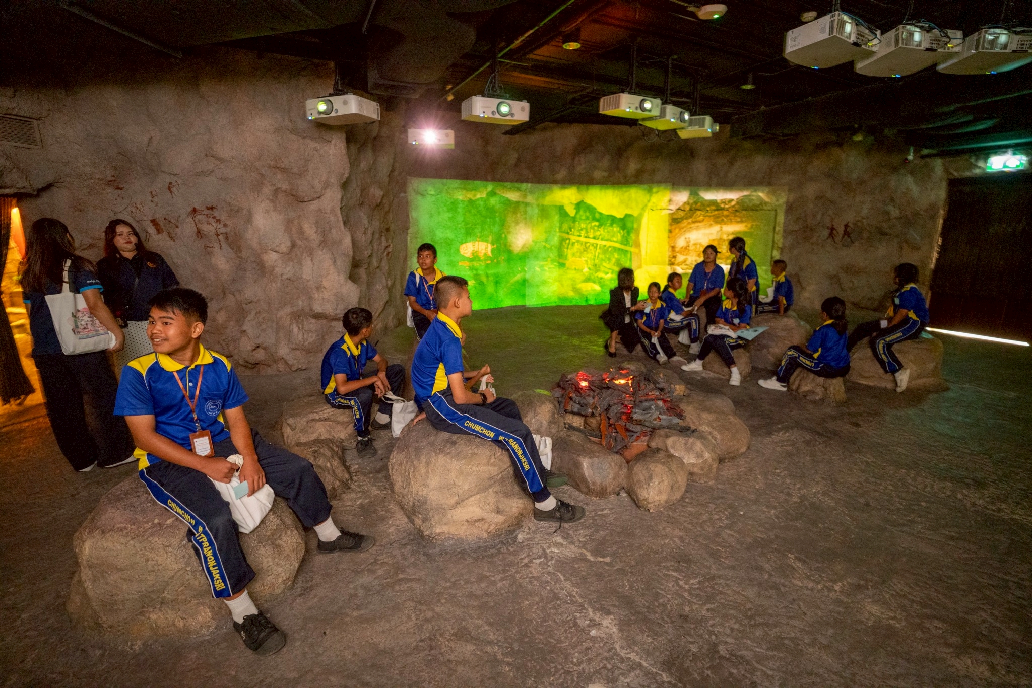 LINE_ALBUM_060369  อบจ สิงห์บุรี_260312_19.jpg