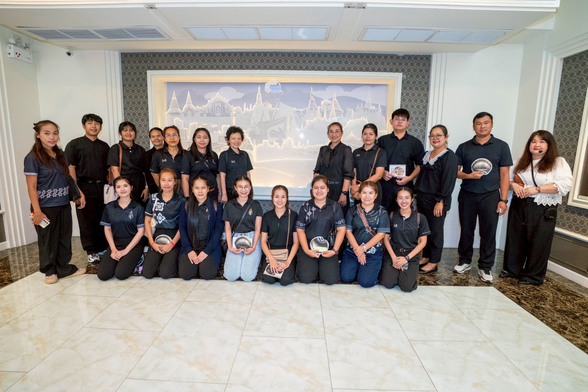 LINE_ALBUM_69-03-27 รร.ชุมชนบ้านไทรย้อย เเละโรงเรียนโค.1.jpg