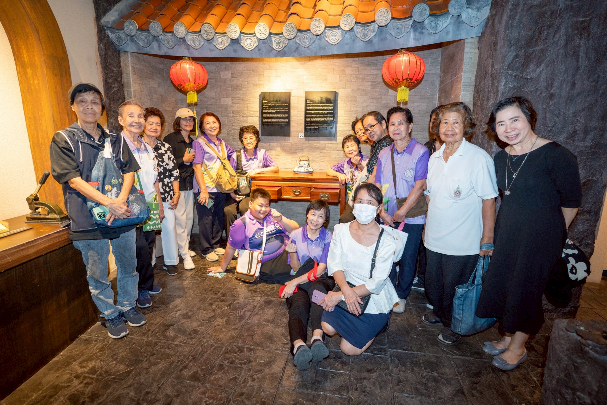 LINE_ALBUM_200369ผู้สูงอายุคณะพยาบาลศาสตร์ มหาวิทยา_2.2.jpg