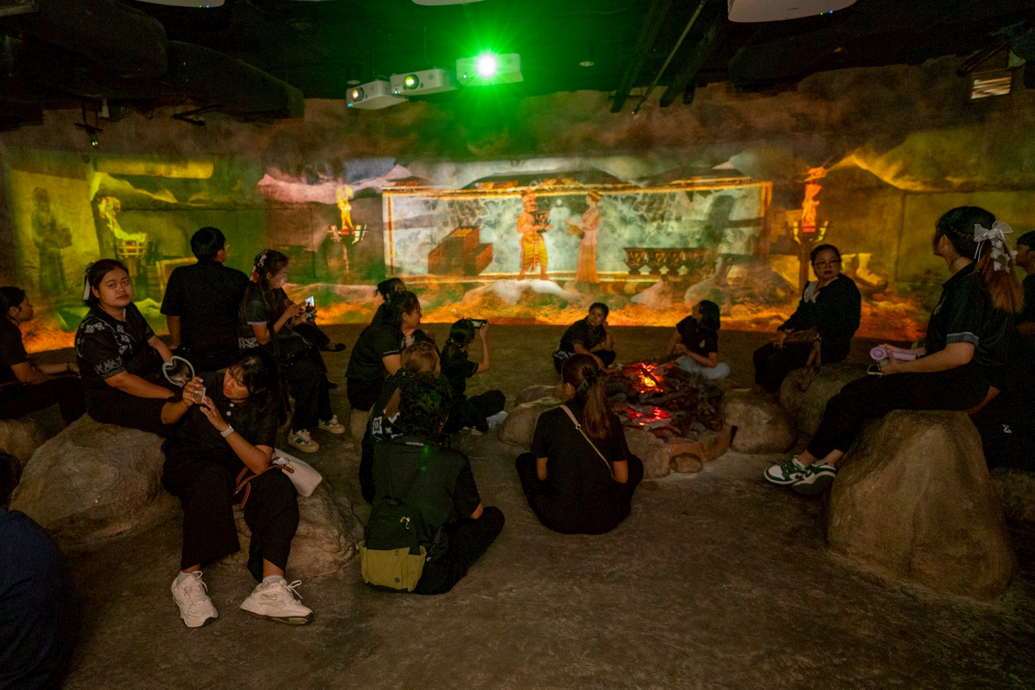 LINE_ALBUM_69-03-27 รร.ชุมชนบ้านไทรย้อย เเละโรงเรียนโค.2.jpg