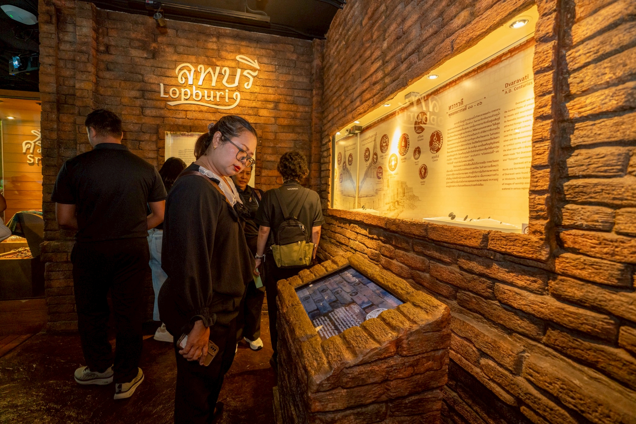 LINE_ALBUM_69-03-27 รร.ชุมชนบ้านไทรย้อย เเละโรงเรียนโค.3.jpg