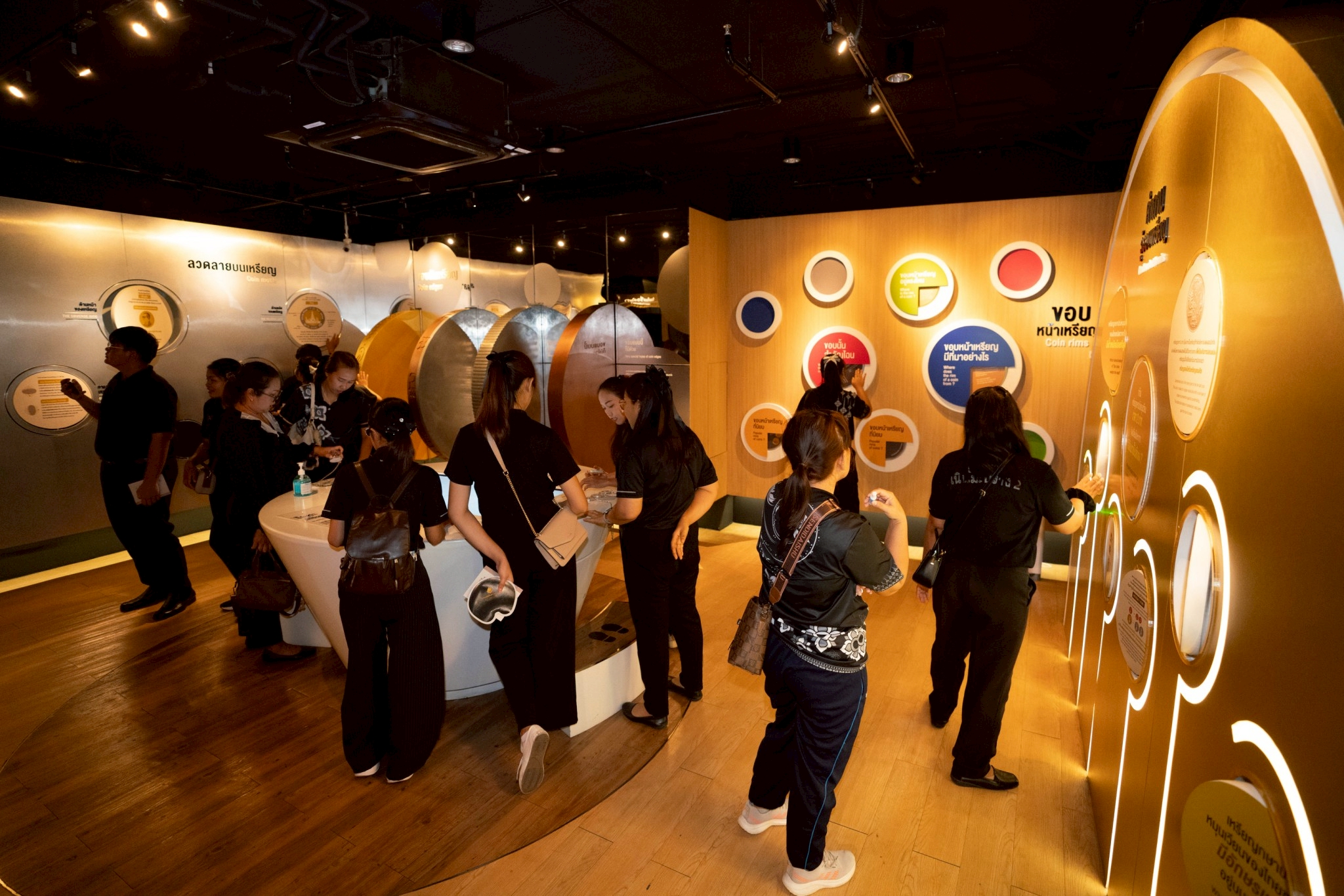 LINE_ALBUM_69-03-27 รร.ชุมชนบ้านไทรย้อย เเละโรงเรียนโค.jpg