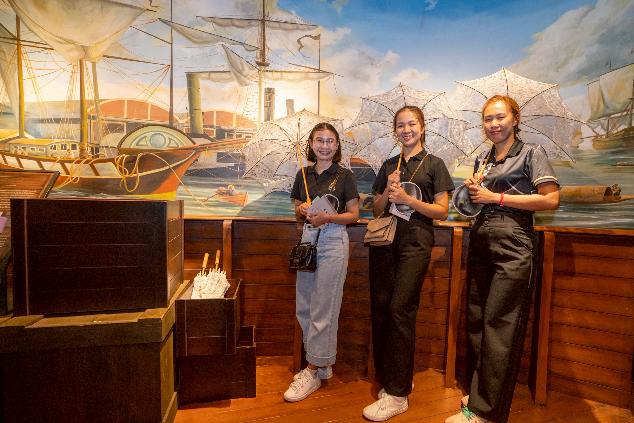 LINE_ALBUM_69-03-27 รร.ชุมชนบ้านไทรย้อย เเละโรงเรียนโค.7.jpg