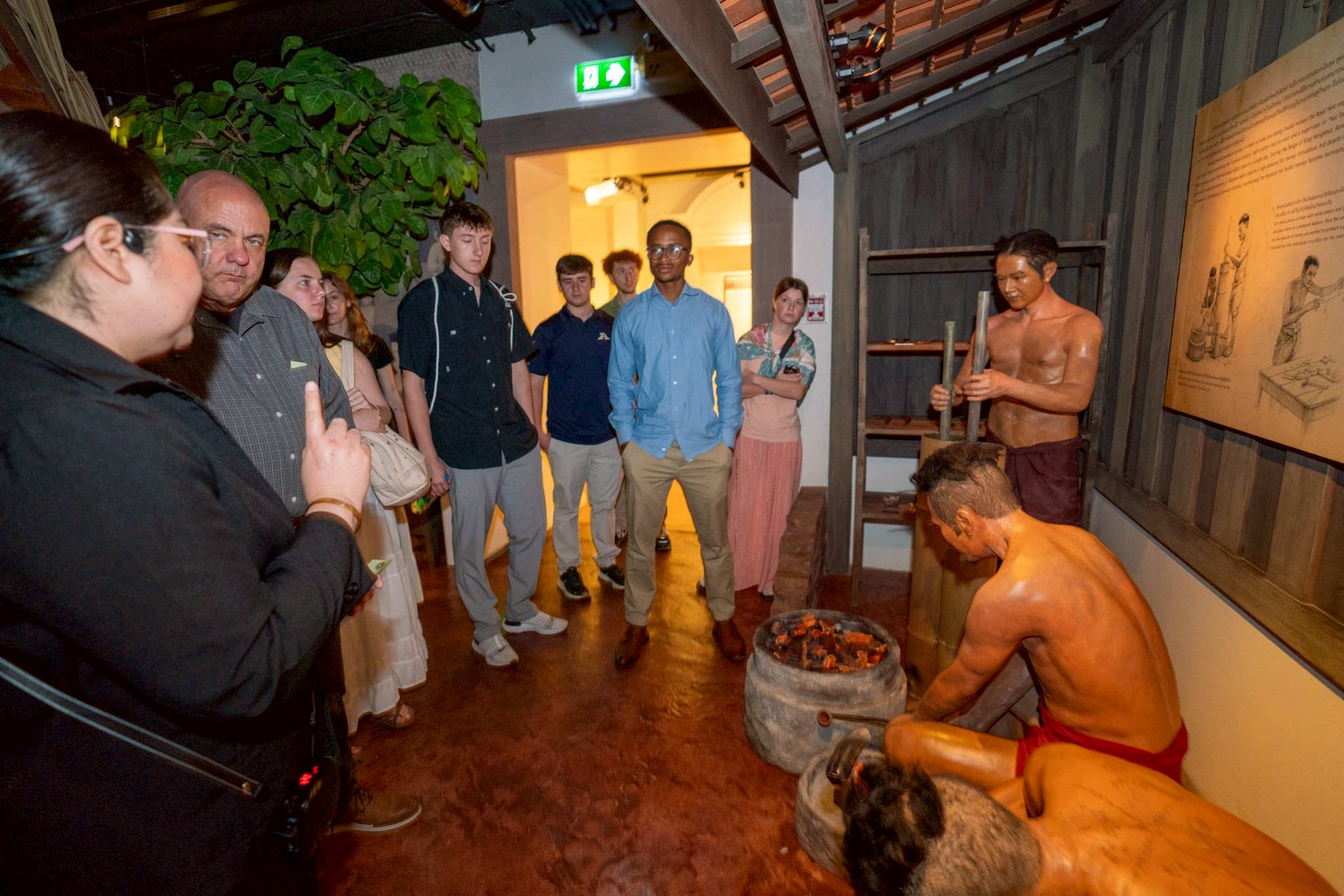 LINE_ALBUM_69-03-27 วิทยาลัยนานาชาติ ม.บูรพา_260401_2.jpg