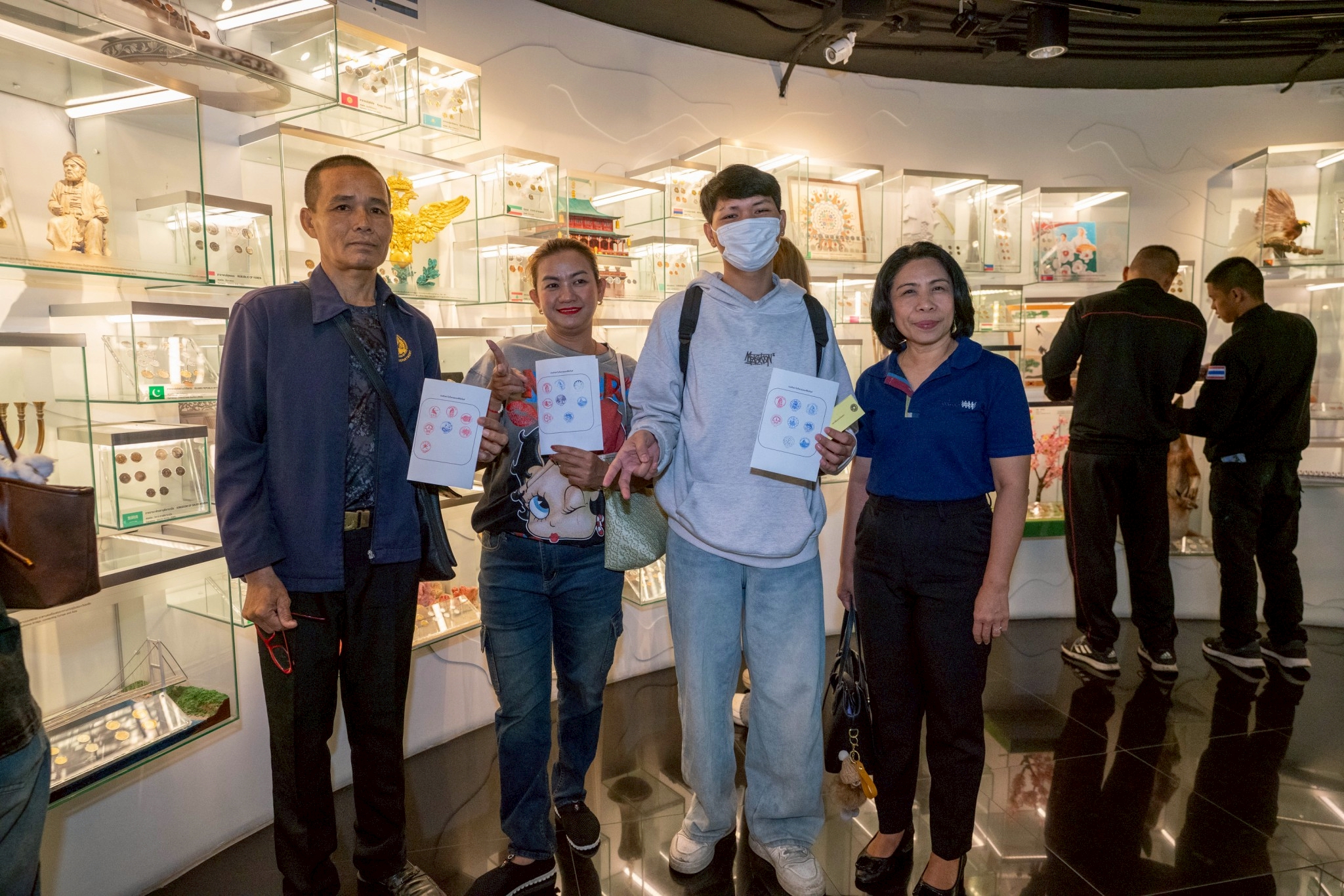 LINE_ALBUM_69-03-27 ศูนย์การเรียนรู้ระดับเขต ราชเทวี_2604.1.jpg