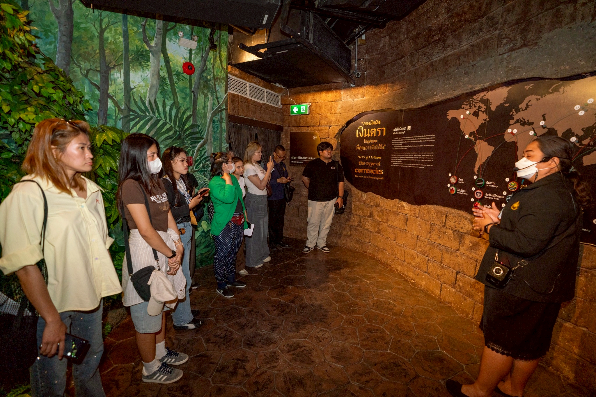 LINE_ALBUM_69-03-27 ศูนย์การเรียนรู้ระดับเขต ราชเทวี_2604..11.jpg