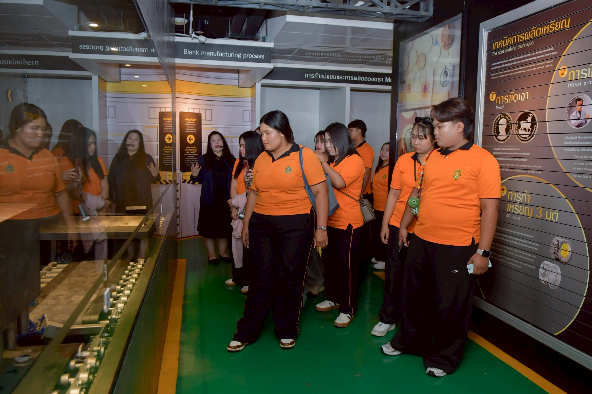 LINE_ALBUM_050569 มหาสิทยาลัยราชภัฏภูเก็ต_260506_2.jpg