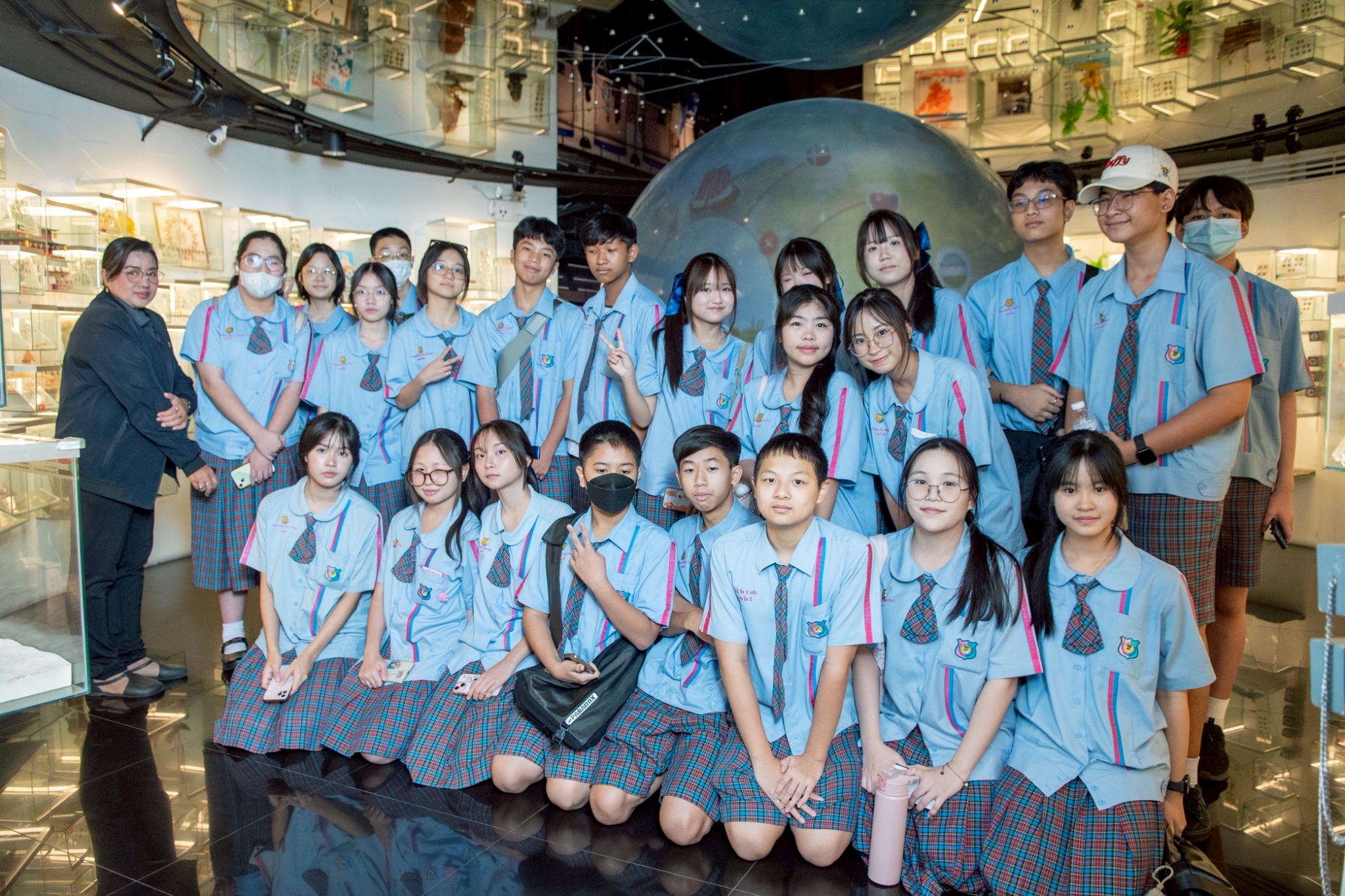 LINE_ALBUM_120669 โรงเรียนกรพิทักษ์ศึกษา 35,36_260612_3.jpg