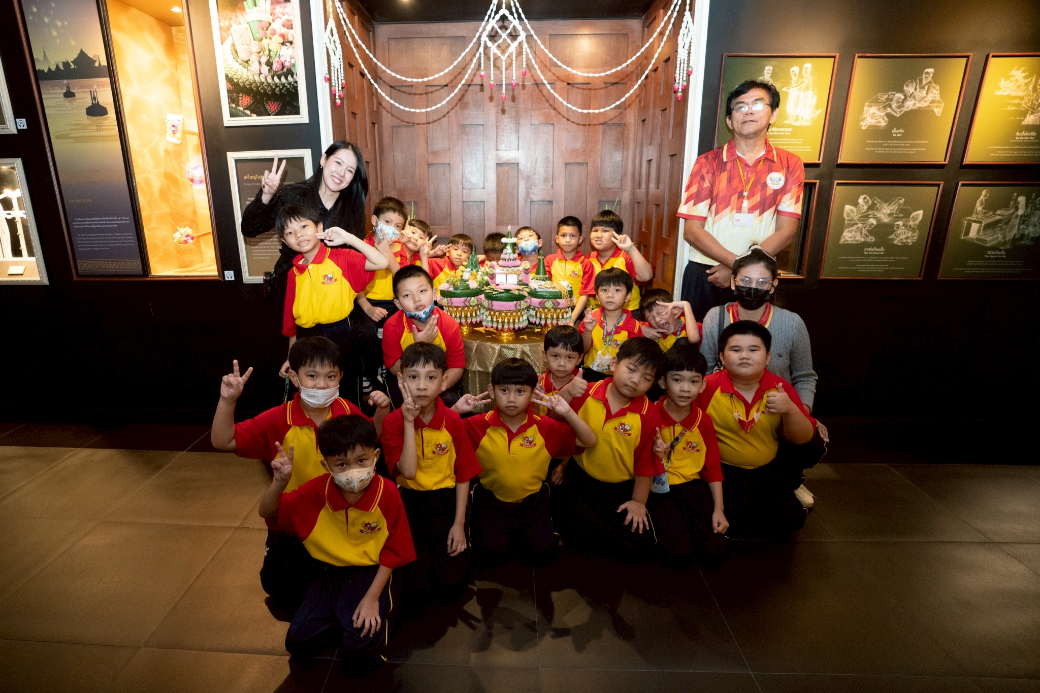 LINE_ALBUM_090769 โรงเรียนนพรัตน์พัฒนศาสตร์_260709_1.jpg
