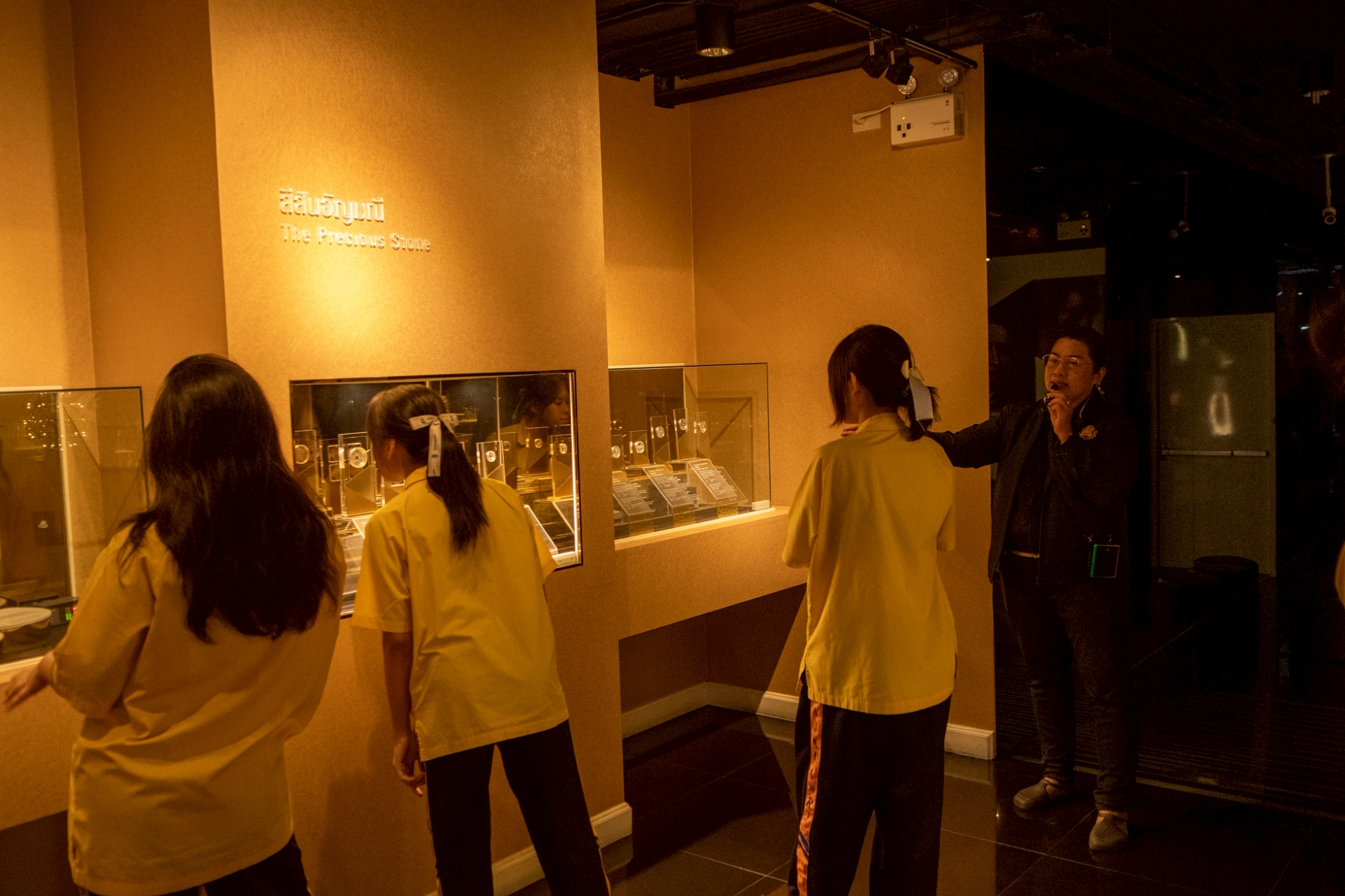 LINE_ALBUM_030769 โรงเรียนราชดำริ_260708_10.jpg