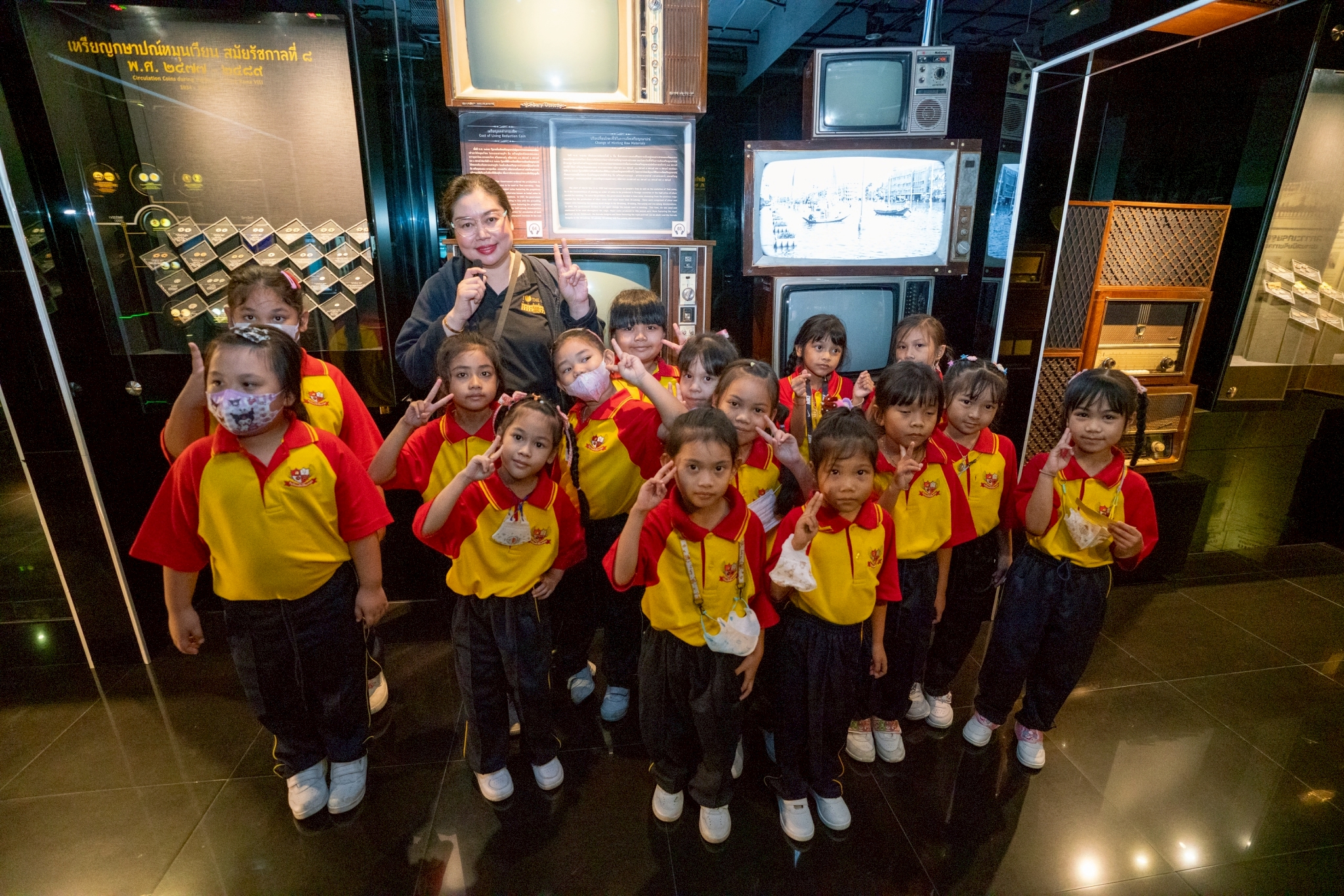 LINE_ALBUM_090769 โรงเรียนนพรัตน์พัฒนศาสตร์_260709_7.jpg