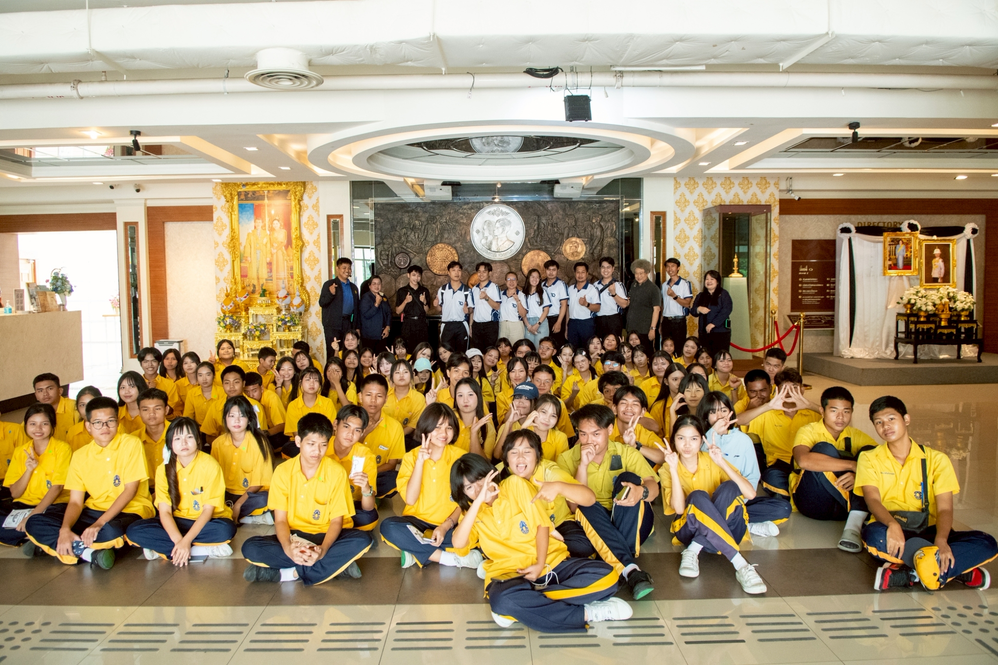 LINE_ALBUM_030769 โรงเรียนราชดำริ_260708_8.jpg