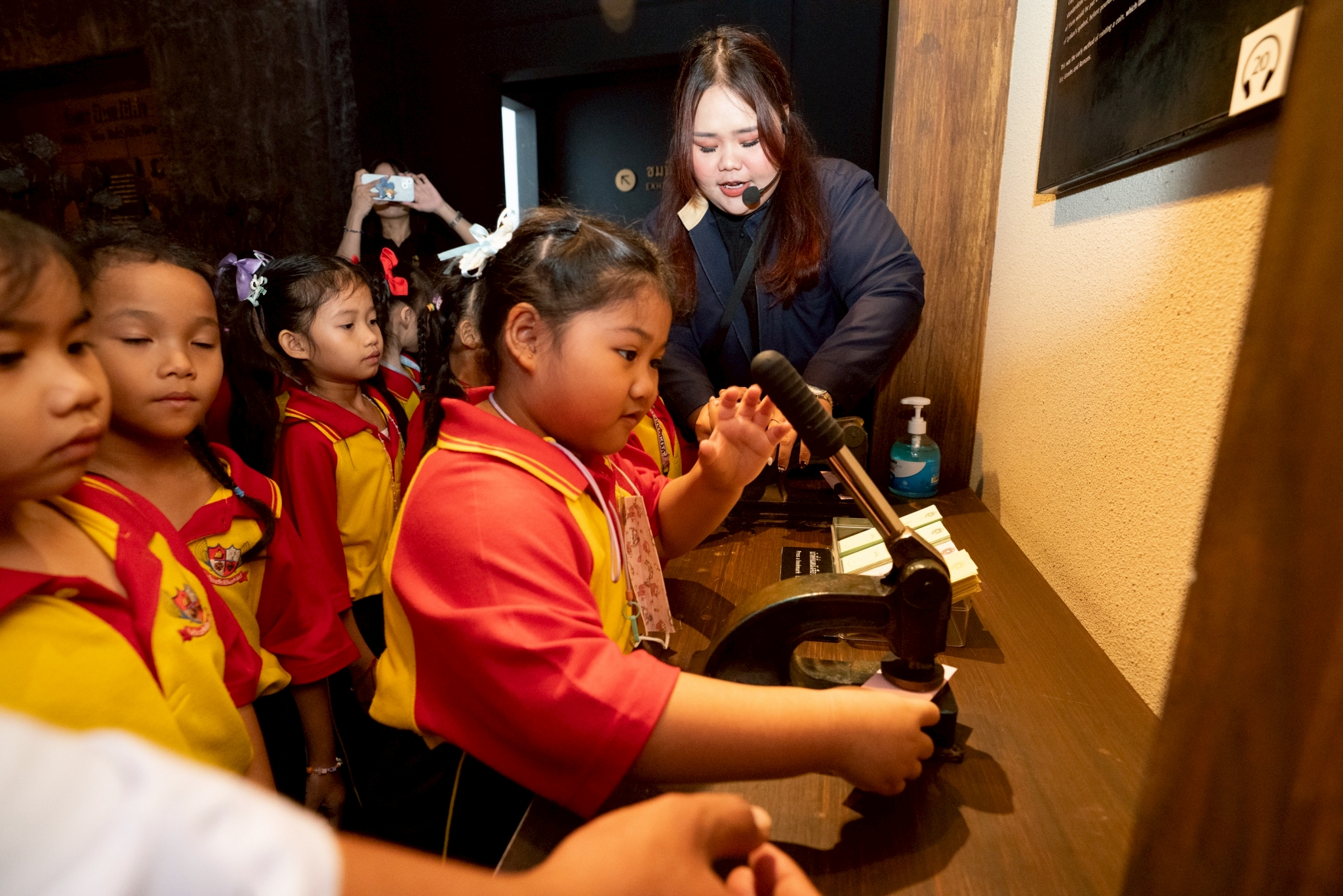 LINE_ALBUM_090769 โรงเรียนนพรัตน์พัฒนศาสตร์_260709_3.jpg