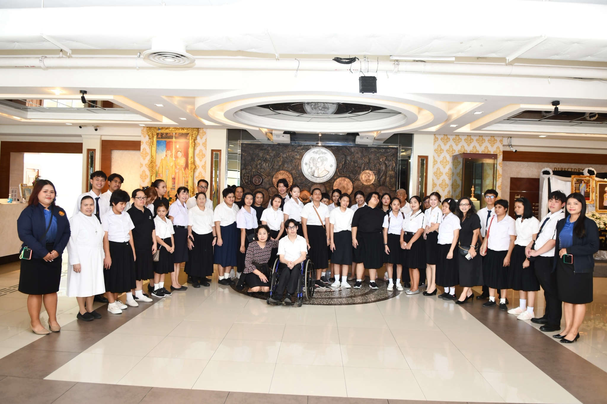 LINE_ALBUM_081469 บริษัทศรัทธาที่กล้าเดิน_260817_1.jpg