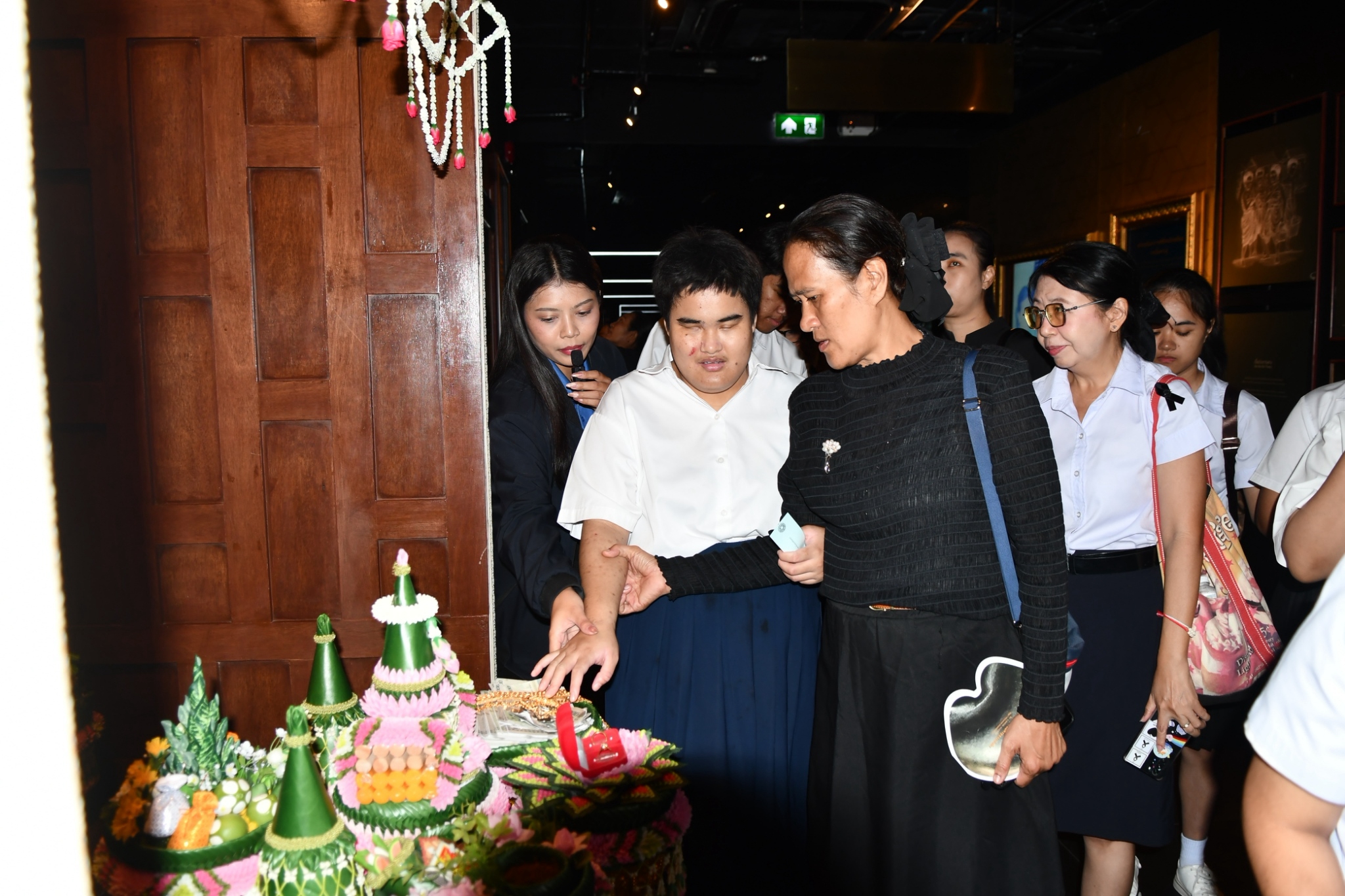 LINE_ALBUM_081469 บริษัทศรัทธาที่กล้าเดิน_260817_9.jpg