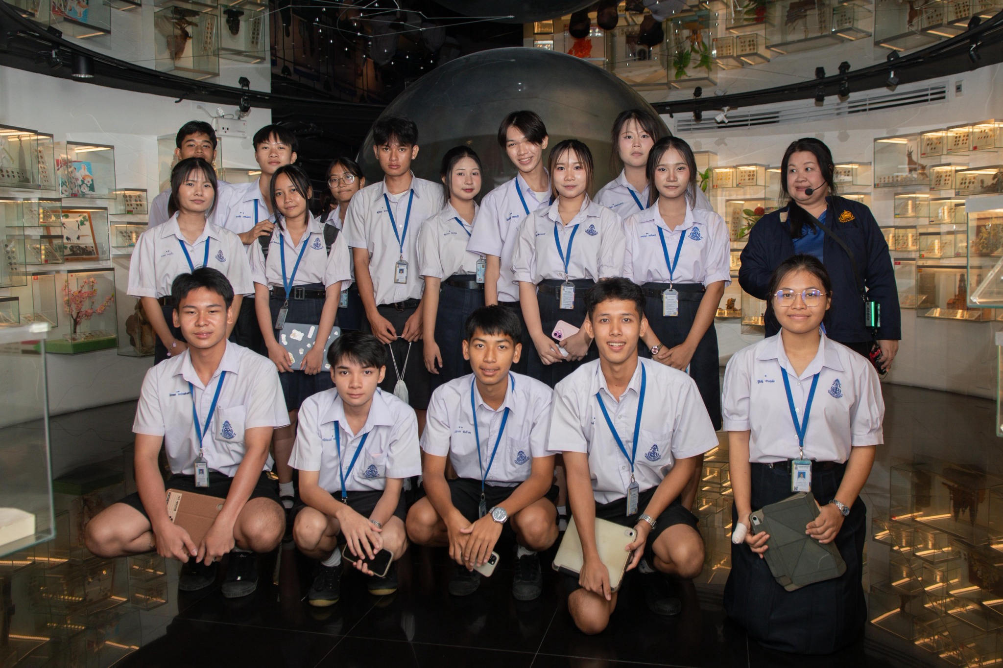 LINE_ALBUM_090969 คุรุราษร์รังสฤษฎ์_260914_16.jpg