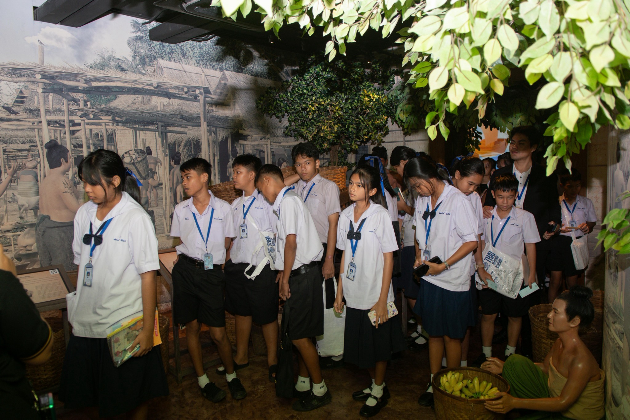 LINE_ALBUM_090969 คุรุราษร์รังสฤษฎ์_260914_1.jpg