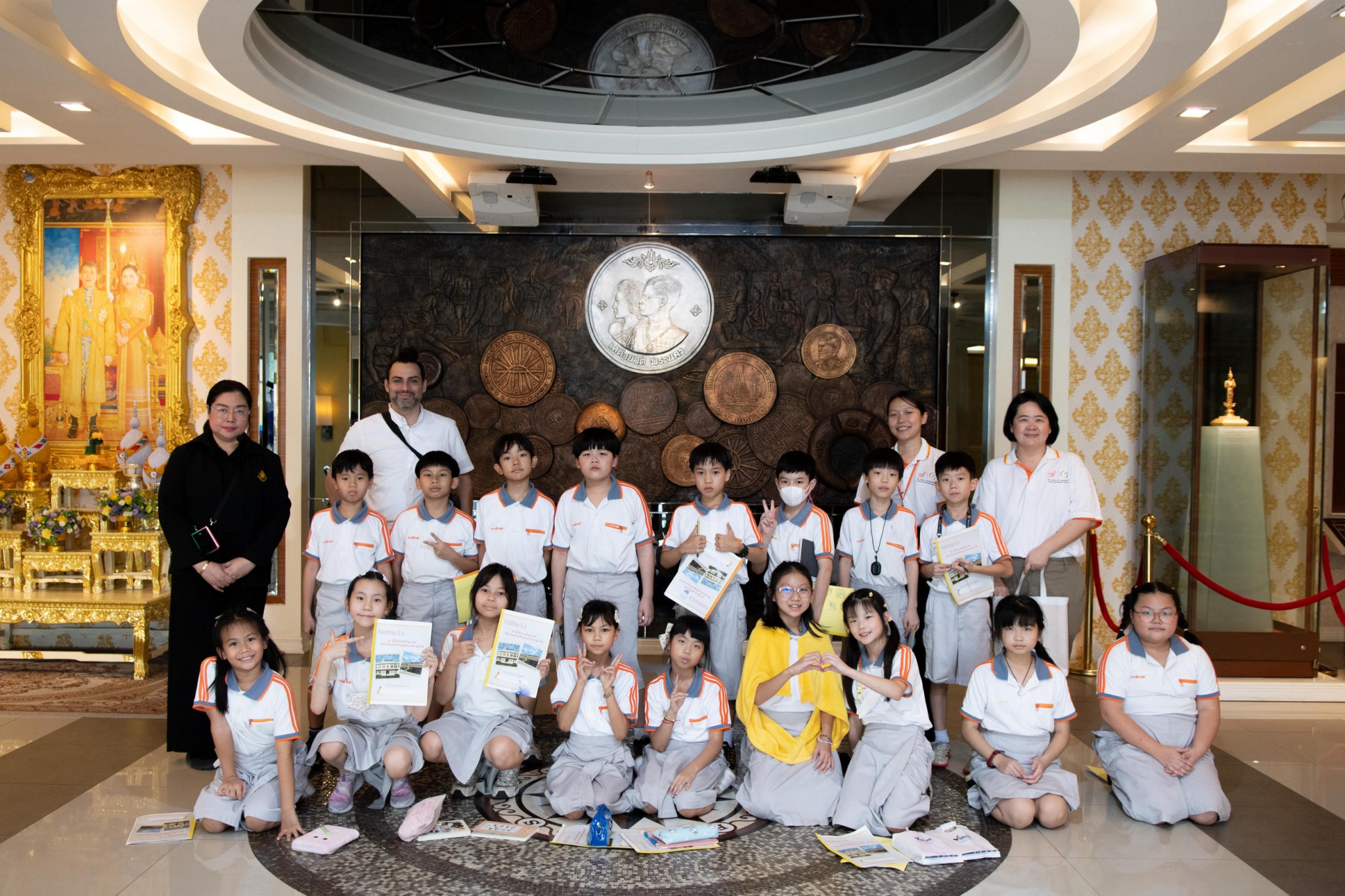 LINE_ALBUM_221069 ดรุณสิกขาลัย_261022_1.jpg