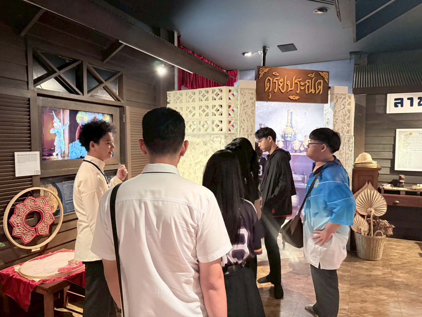 LINE_ALBUM_คณะเดือนพฤศจิกายน 68_251127_8.jpg