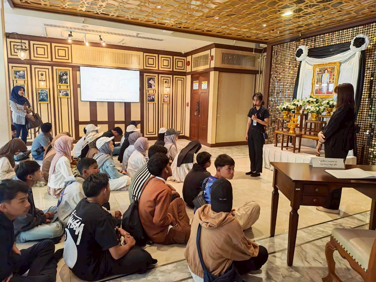 LINE_ALBUM_คณะเดือนพฤศจิกายน 68_251116_6.jpg