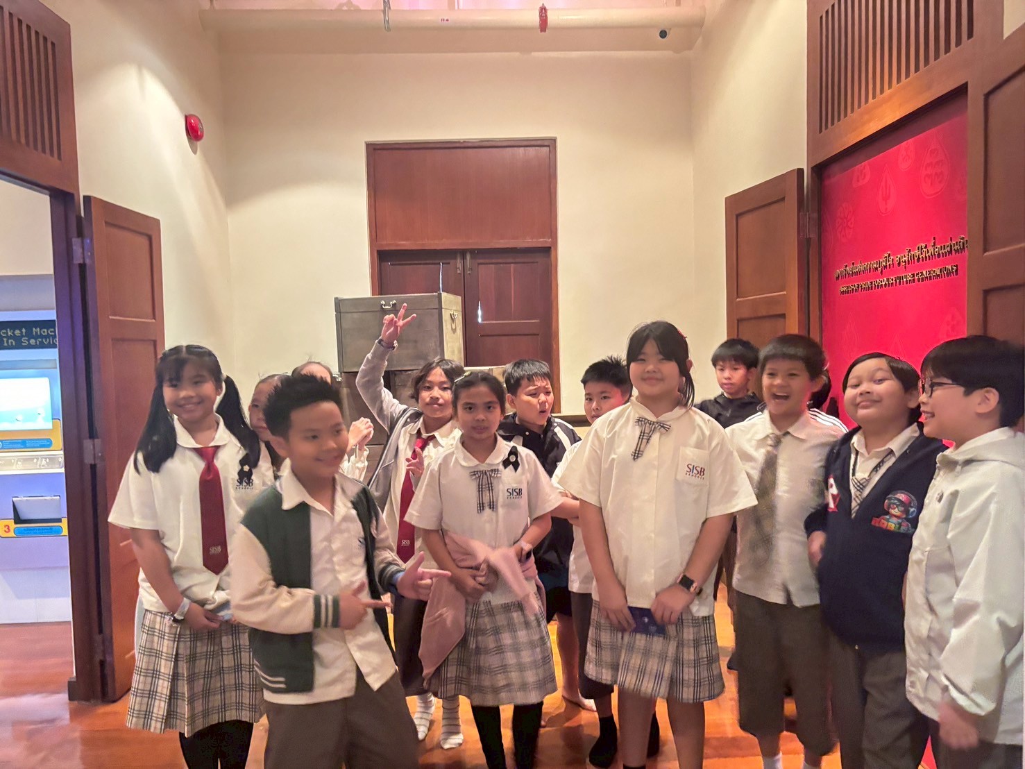 LINE_ALBUM_คณะเดือนพฤศจิกายน 68_251129_6.jpg