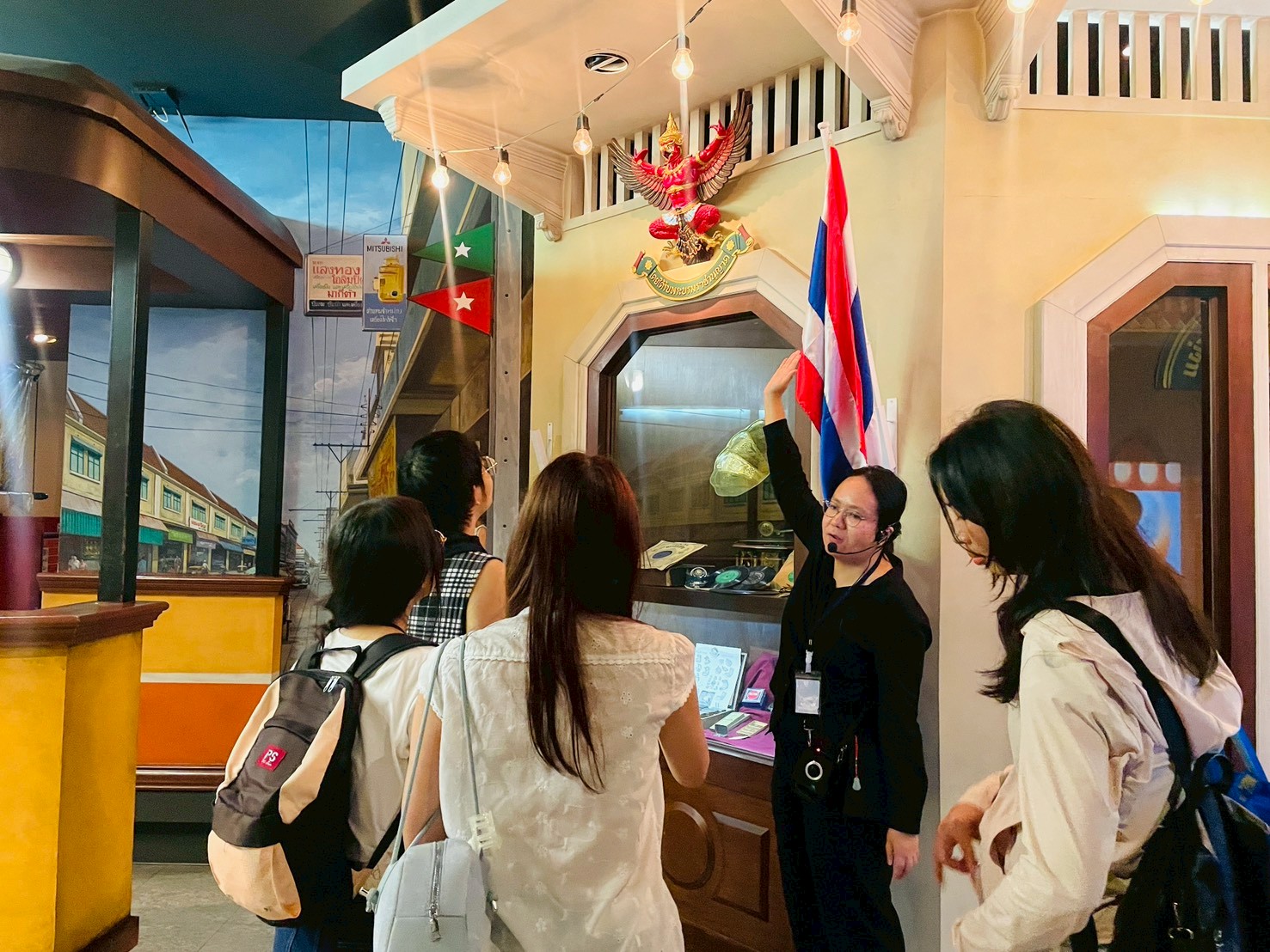 LINE_ALBUM_คณะเดือนพฤศจิกายน 68_251116_2.jpg