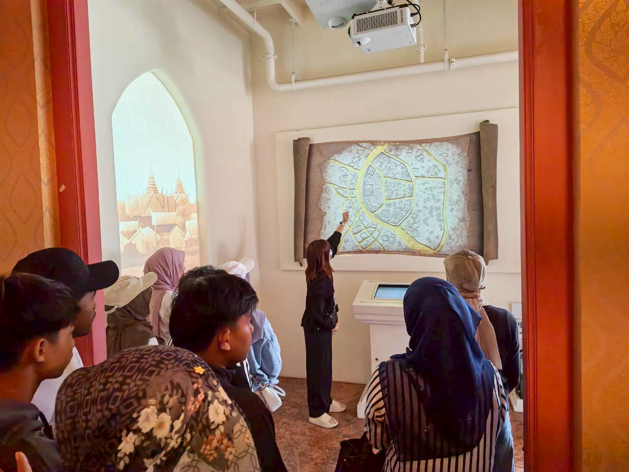 LINE_ALBUM_คณะเดือนพฤศจิกายน 68_251116_8.jpg