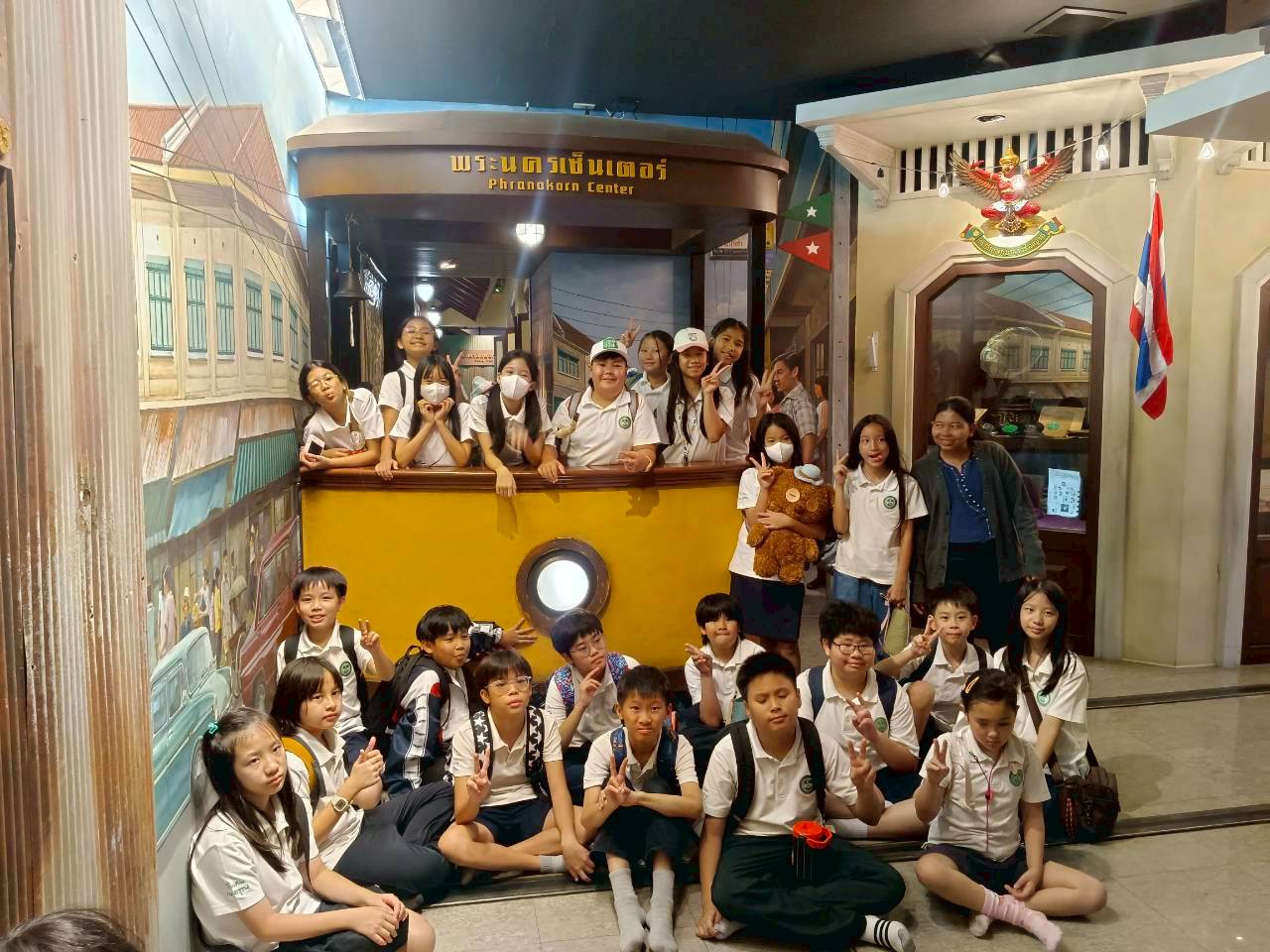 LINE_ALBUM_คณะ มิย 69_260610_1.jpg