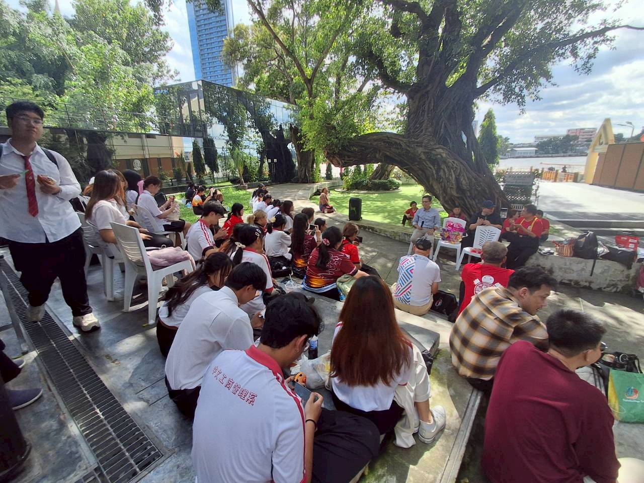 LINE_ALBUM_ใช้พื้นที่เดือนตุลาคม 68_251030_1.jpg