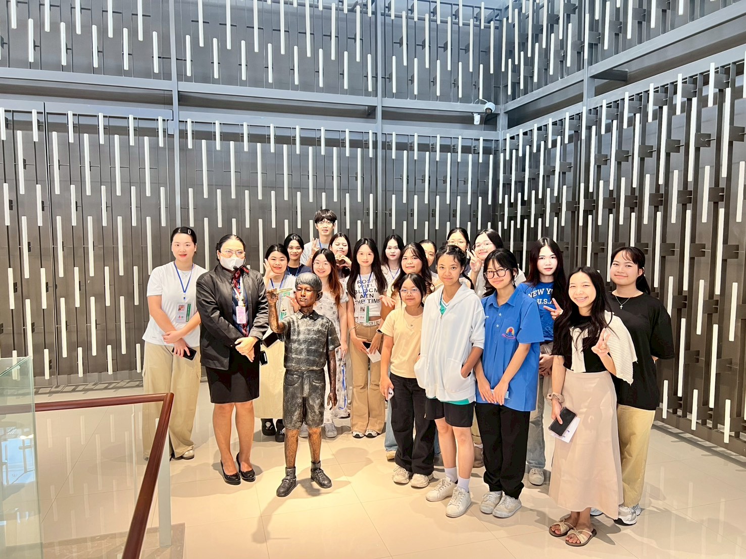 LINE_ALBUM_คณะ พฤศจิกายน_251111_7.jpg