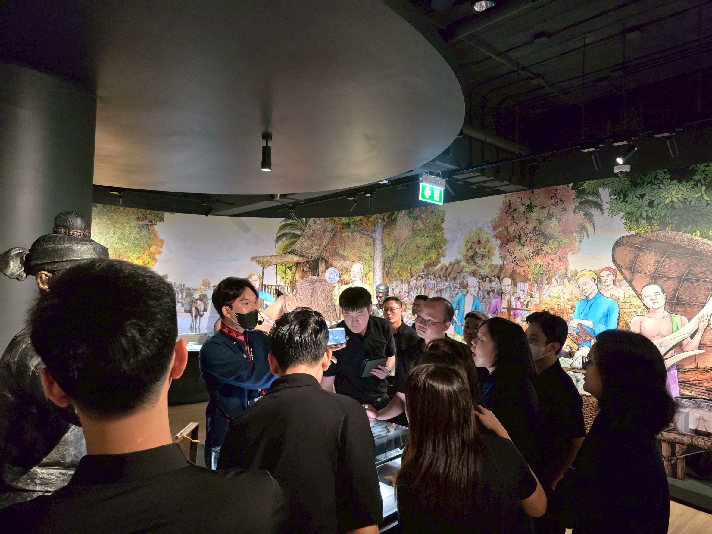 LINE_ALBUM_คณะ พฤศจิกายน_251111_11.jpg