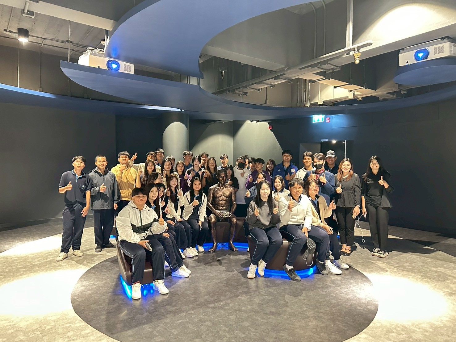 LINE_ALBUM_คณะ พฤศจิกายน_251125_6.jpg