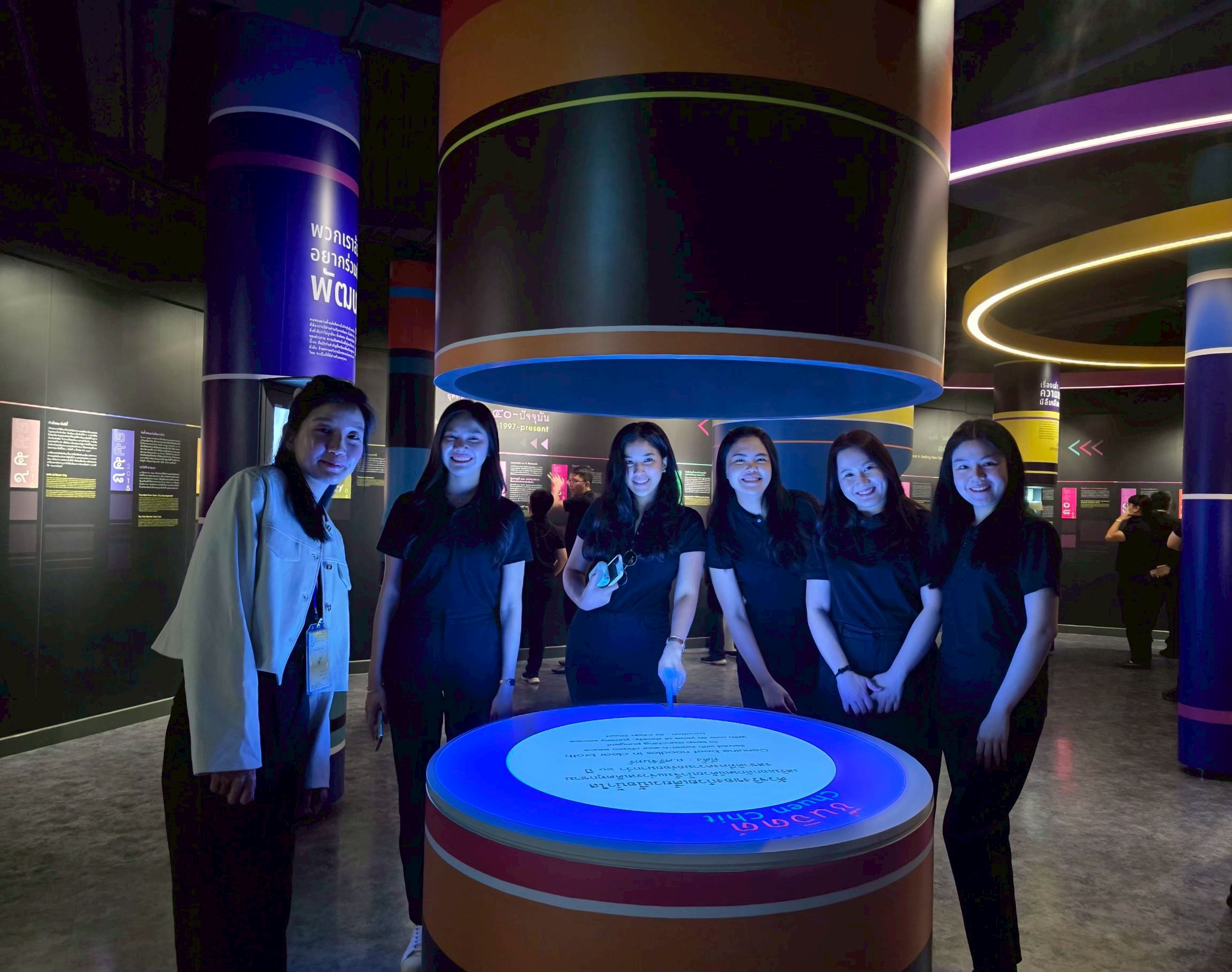 LINE_ALBUM_คณะ พฤศจิกายน_251111_5.jpg