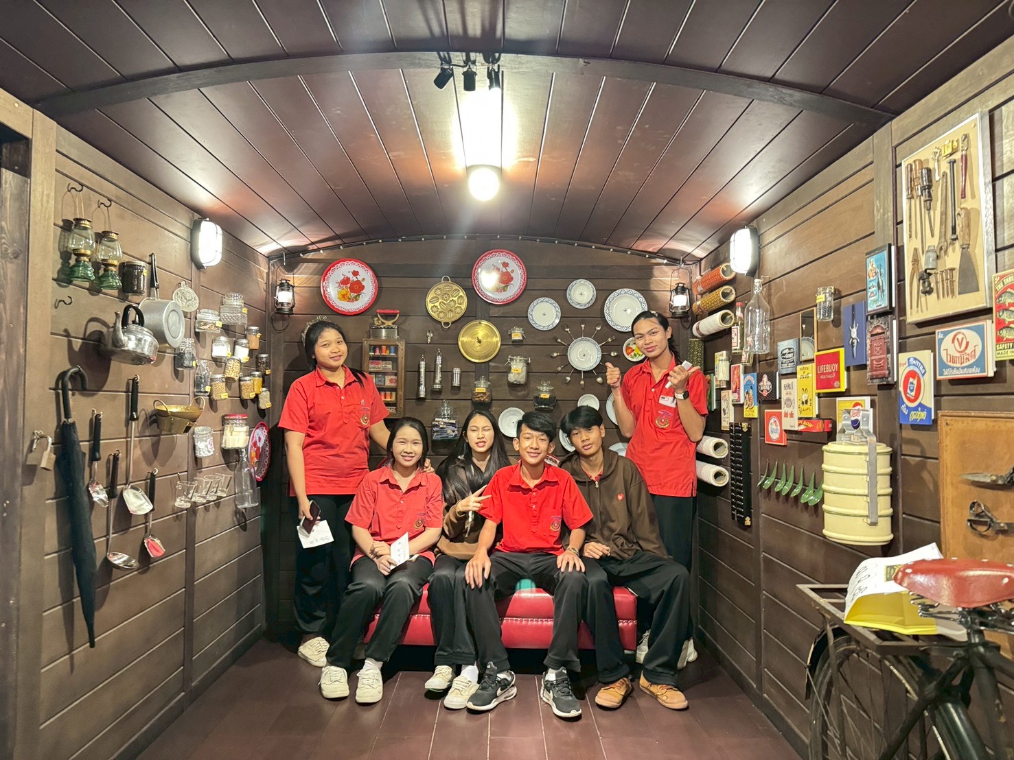 LINE_ALBUM_คณะ ธันวาคม 2568_251224_17.jpg