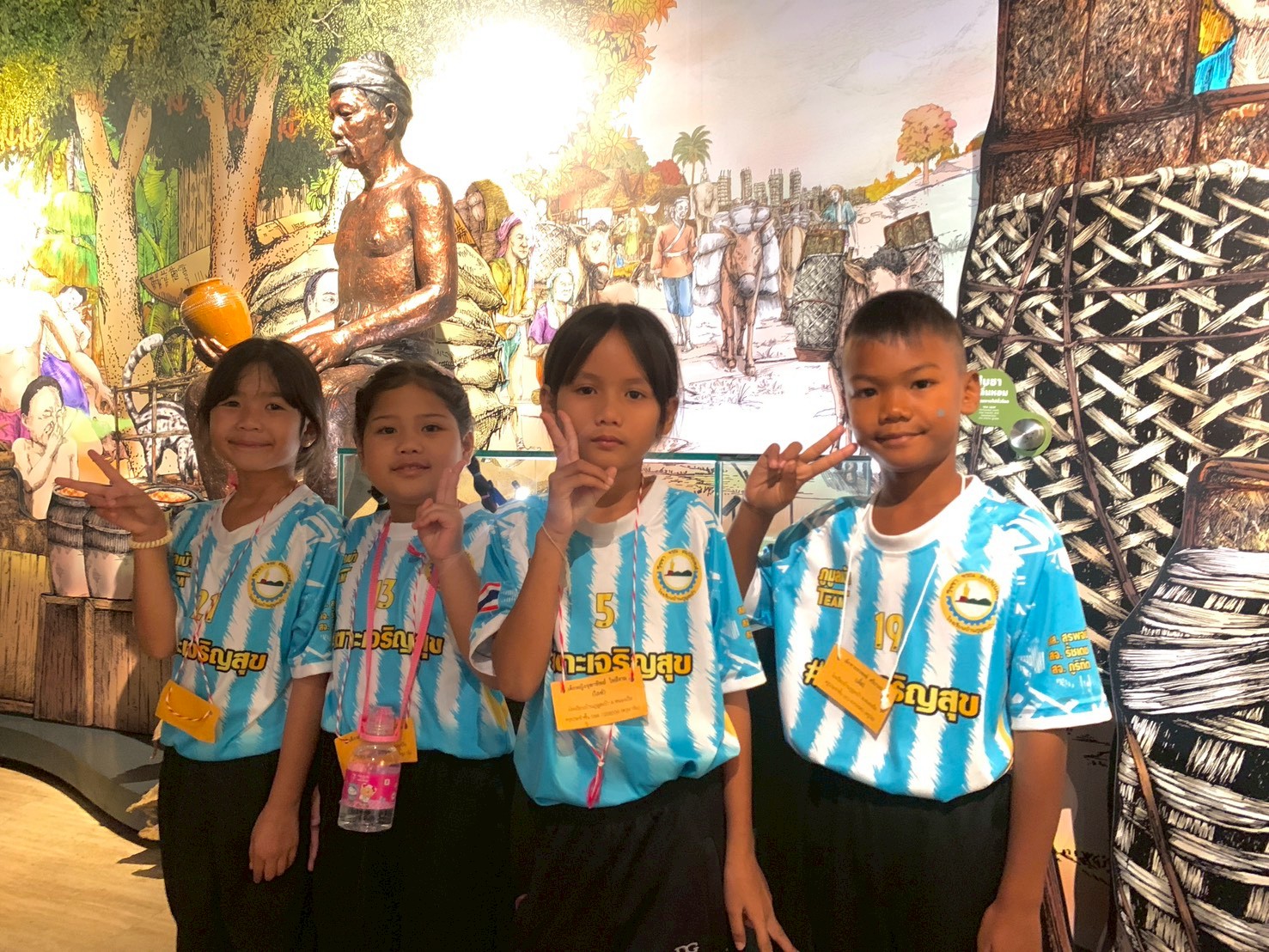 LINE_ALBUM_คณะ ธันวาคม 2568_251209_3.jpg