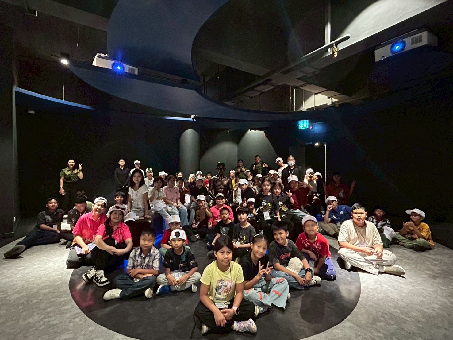 LINE_ALBUM_คณะงดเว้น 2_260506_12.jpg