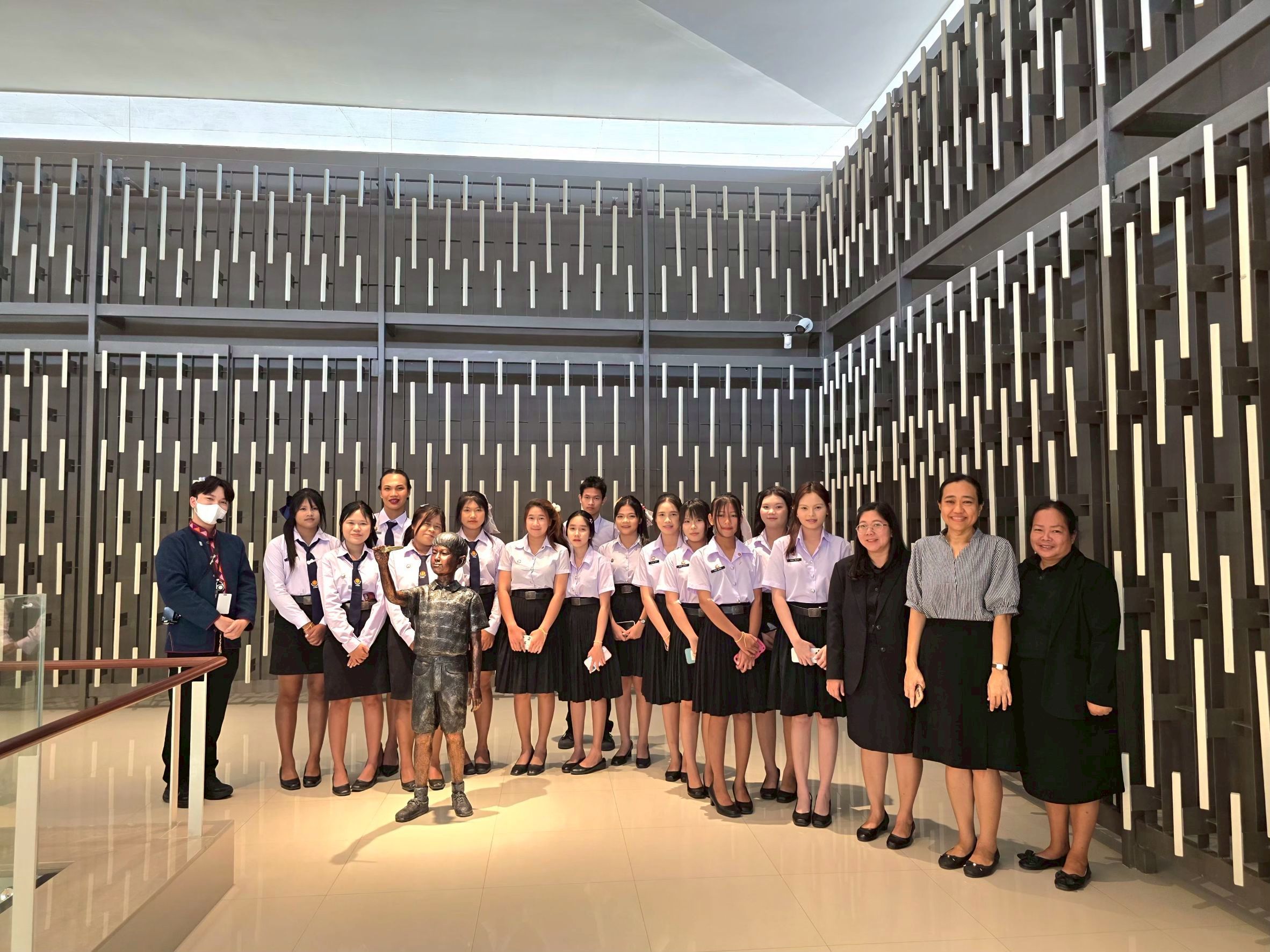 LINE_ALBUM_คณะงดเว้น 2_260626_9.jpg